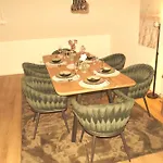In With 130 Sqm *